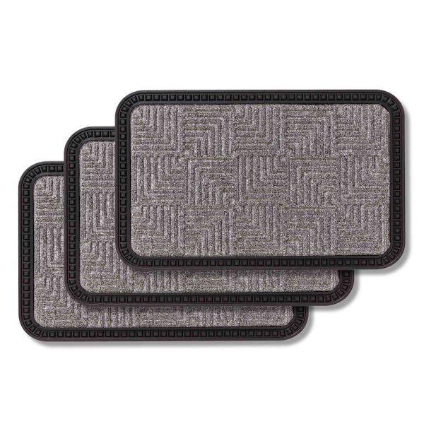 Drei Fußmatten mit geometrischem Muster und rechteckiger Form