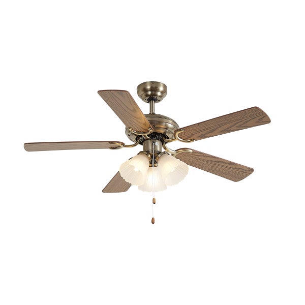 Deckenventilator mit Beleuchtung und fünf Flügeln in Holzoptik sowie Zugschalter