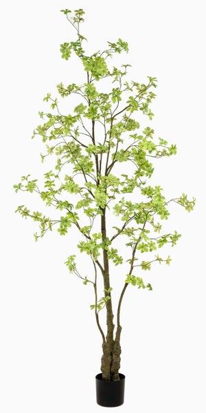 Künstlicher Schefflera-Baum im schwarzen Topf, naturgetreue Kunstpflanze mit verzweigten Stämmen und grünen Blättern.