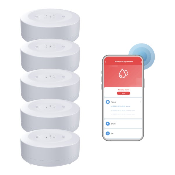 Fünf weiße Wassermelder mit Smartphone-App zur Überwachung und Benachrichtigung bei Wasserschäden.