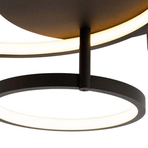 Nahaufnahme einer LED Deckenleuchte mit kreisförmigem Design