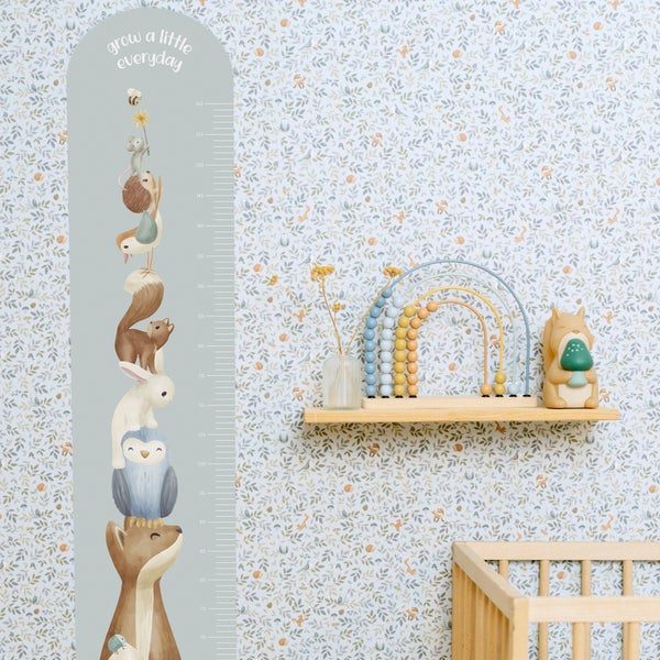 Kindermesslatte mit Waldtieren wie Fuchs, Eule und Hase, Skala von 70 bis 160 Zentimeter, Wanddekoration für das Kinderzimmer.