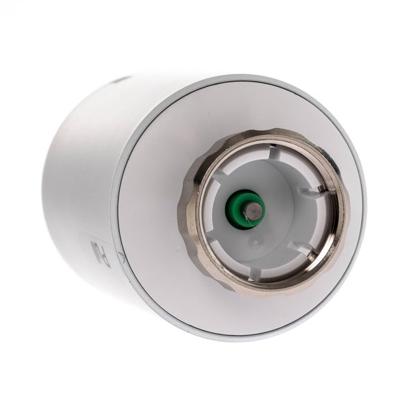 Elektronischer Heizkörperthermostat mit Metallanschluss und Innenmechanik.