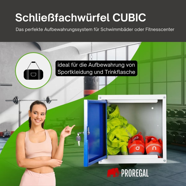 Proregal Logo. Metall-Schließfachwürfel CUBIC in hellem Fitnesscenter, gefüllt mit Sportbekleidung und Schuhen, ideal für die sichere Aufbewahrung.