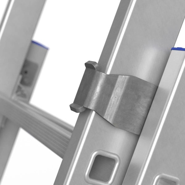 Detailansicht einer Aluminiumleiter mit Halterung
