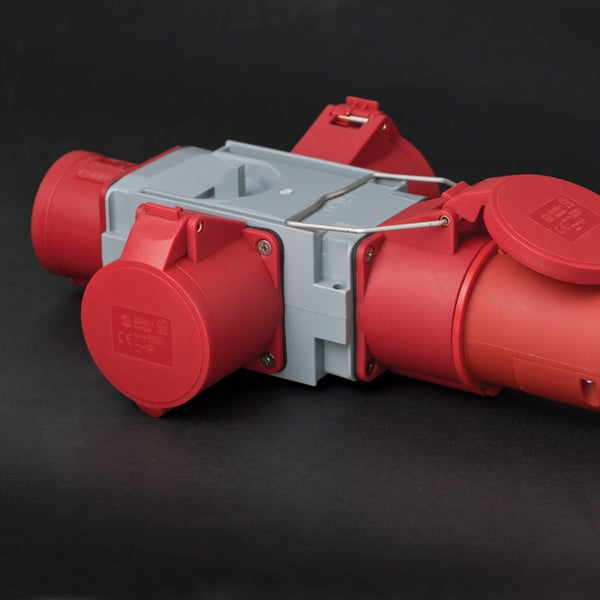 Dreifachsteckdose für Starkstrom