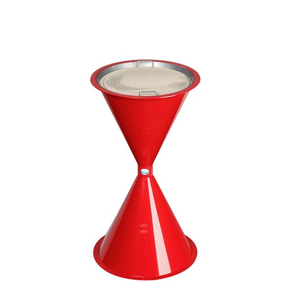 Roter Standaschenbecher aus Metall in Sanduhrform mit Siebeinsatz.