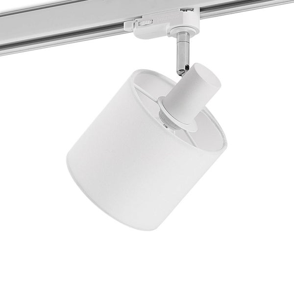 Weißer Strahler für Schienensystem mit zylindrischem Stoffschirm und verstellbarem Gelenk an einer Powergear Stromschiene.
