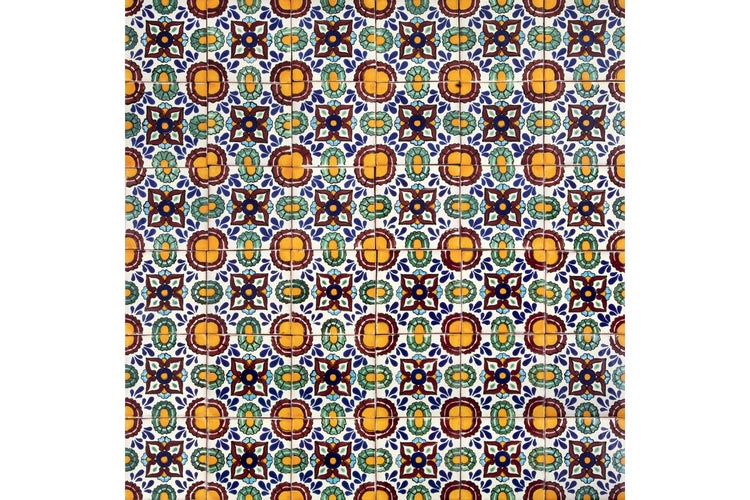 Fliesen mit floralem Muster