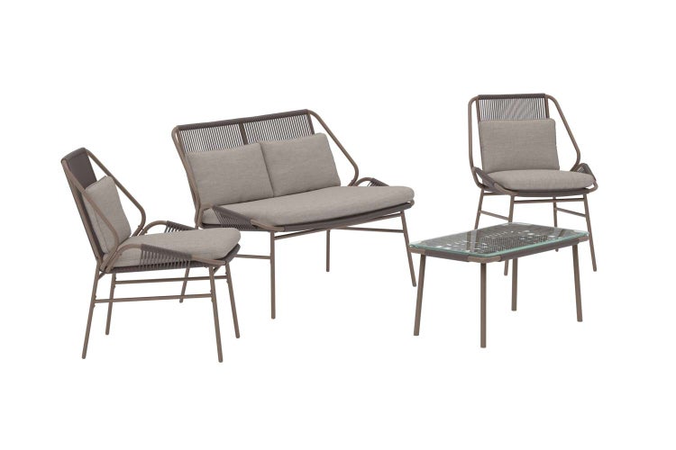 Vierteiliges Garten-Lounge-Set bestehend aus einem Zweisitzer-Sofa, zwei Sesseln und einem Tisch mit Glasplatte, Seilgeflecht und Polstern.