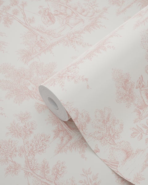 Vliestapete mit Toile-de-Jouy-Muster in Rosa, klassisches Landschaftsmotiv mit Bäumen und Figuren.