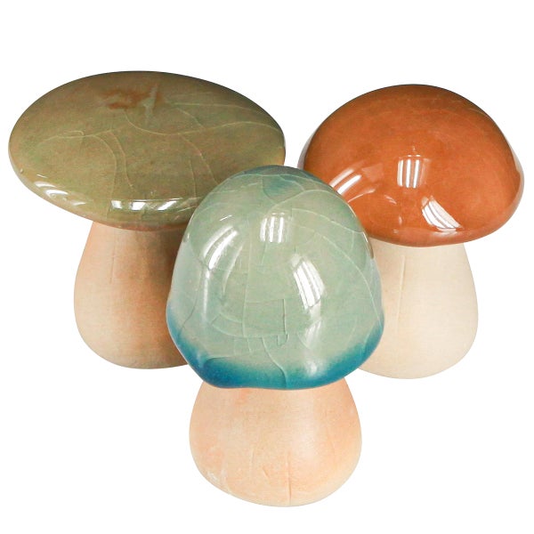 Drei dekorative Keramikpilze