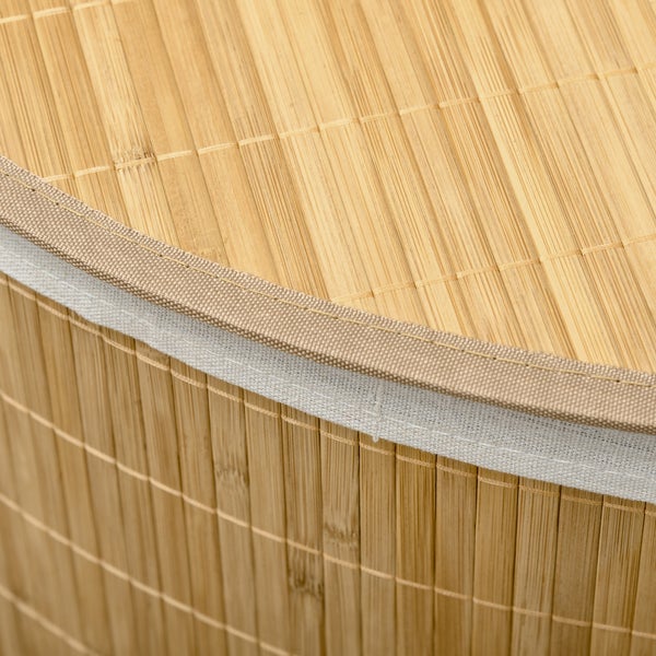 Wanddekoration mit goldenen Blättern und Befestigungsmaterial