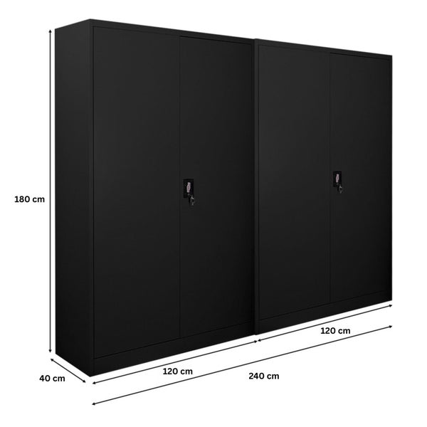 Zwei schwarze Stahlschränke mit den Maßen 180 cm Höhe, 120 cm Breite und 40 cm Tiefe.