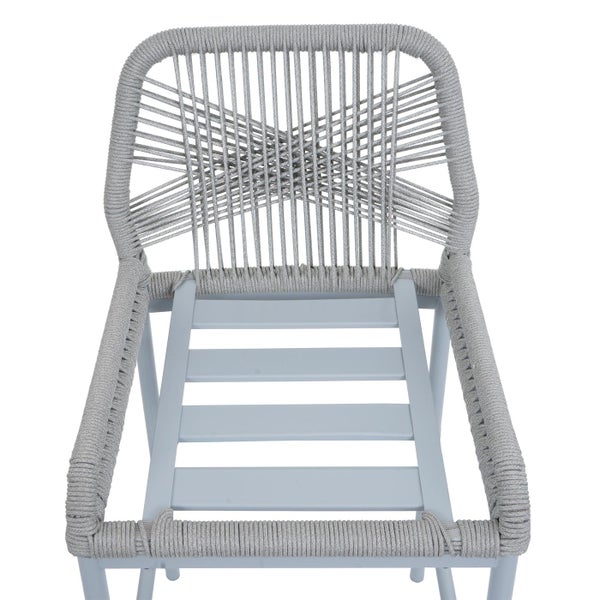 Stuhl mit Seilbespannung für den Außenbereich