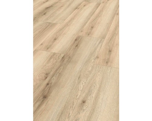 Helle Laminatbodenpaneele mit Holzstruktur