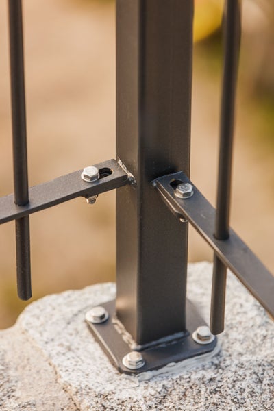 Geländerpfosten Ecke für Geländer 1m zum Aufschrauben 5 x 5 cm - pulverbeschichtet anthrazit