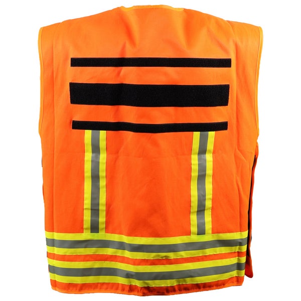 Orangefarbene Warnweste in der Rückansicht mit reflektierenden Streifen und Klettstreifen.