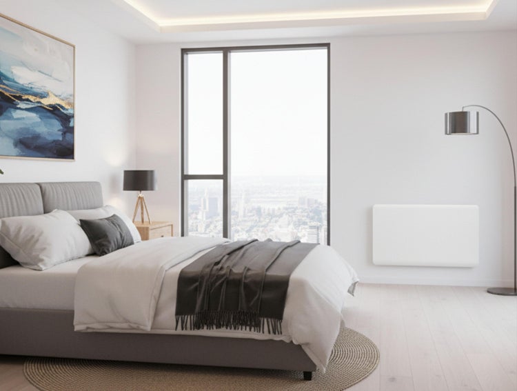 Schlafzimmer mit Bett, Heizkörper und großem Fenster mit Stadtblick