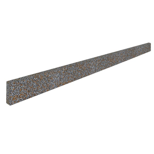 Sockelleiste für Steinteppich in Grau-Beige mit strukturierter Oberfläche aus Natursteinen.