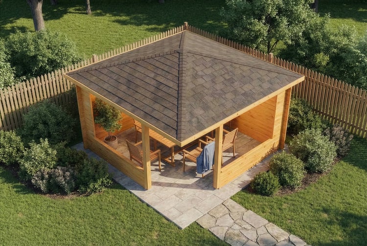 Quadratischer Gartenpavillon aus Holz mit dunklem Schindeldach, ausgestattet mit Sitzgruppe auf einer Steinterrasse im grünen Garten.