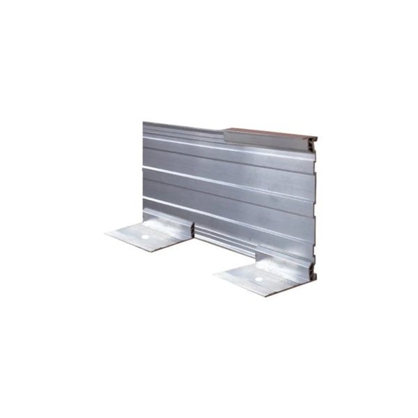 Aluminium-Abschlussprofil mit Standfüßen für den stabilen Bodenabschluss.