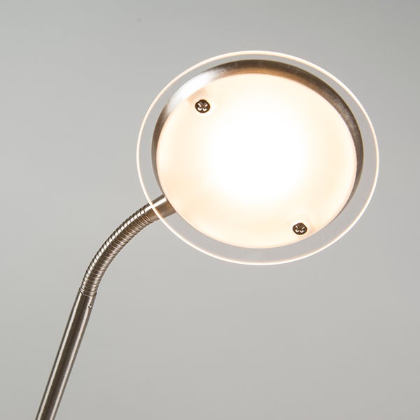 Nahaufnahme einer Schreibtischlampe mit flexiblem Arm und runder Lampe