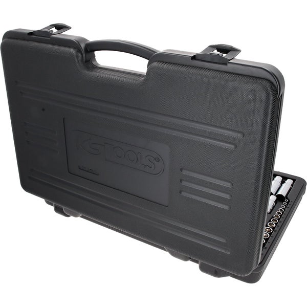 Steckschlüsselsatz im schwarzen Werkzeugkoffer