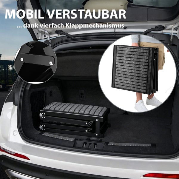 Zusammengeklappte Hunderampe im Kofferraum eines Autos und eine Person, die die Rampe trägt, zur Veranschaulichung der Mobilität.