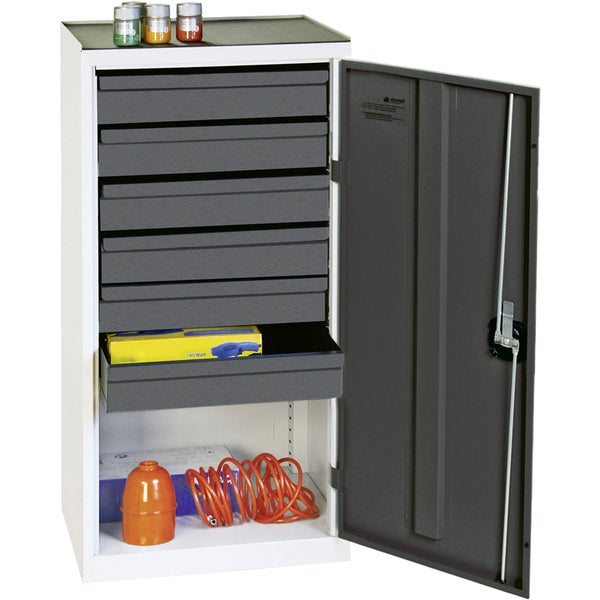 Weißer Werkzeugschrank aus Metall mit sechs grauen Schubladen und geöffneter Tür.