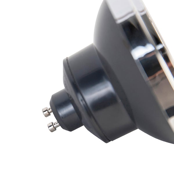 Nahaufnahme einer Lampe mit GU10 Sockel und zwei Kontaktstiften.