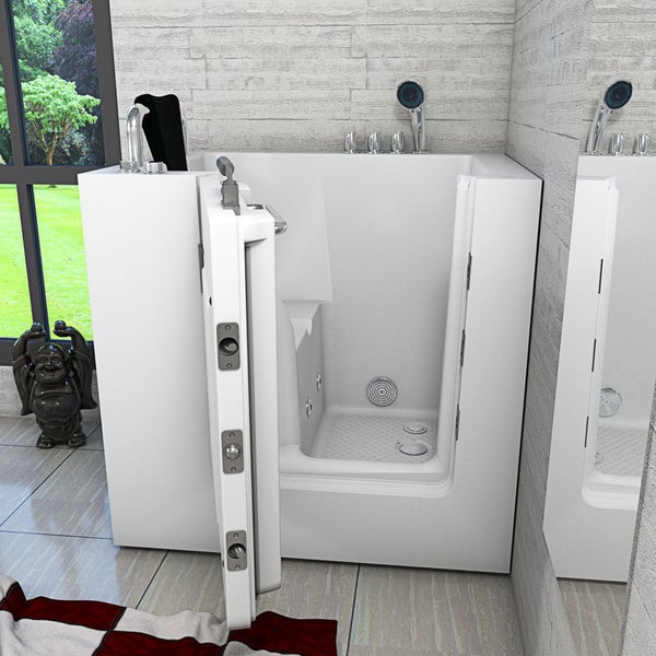Barrierefreie Badewanne mit Tür in einem Badezimmer