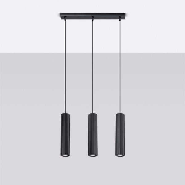 Pendelleuchte mit drei zylinderförmigen Lampenschirmen