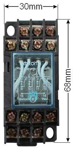Elektromagnetisches Relais mit Sockel und Anschlussklemmen, Abmessungen 30 mal 68 Millimeter.