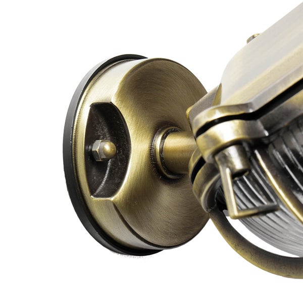 Detailansicht einer Wandleuchte im Retro-Design.