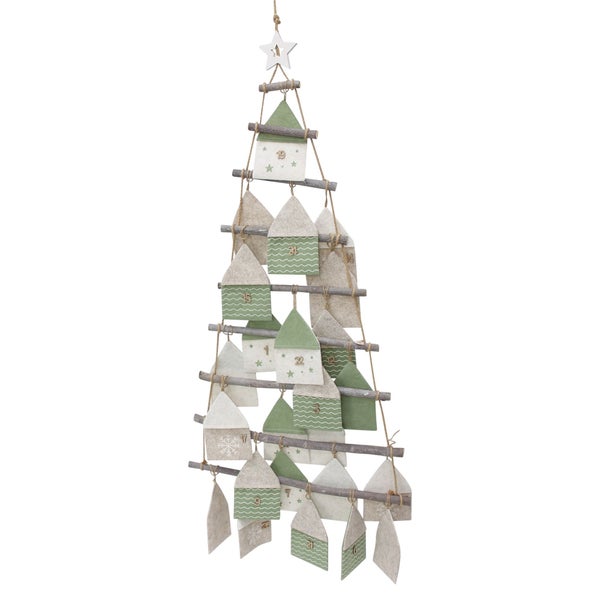 Hängender Adventskalender in Tannenbaumform aus Holz mit kleinen Taschen in Hausoptik zur Weihnachtsdekoration
