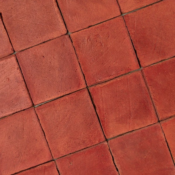 Quadratische Terrakotta Fliesen mit strukturierter Oberfläche zur Wand oder Bodenverlegung