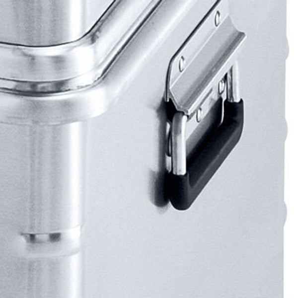 Detailaufnahme einer Aluminiumbox mit Griff