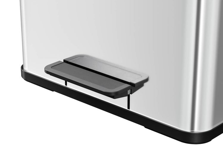 Detailansicht des Tretpedals eines Abfalleimers