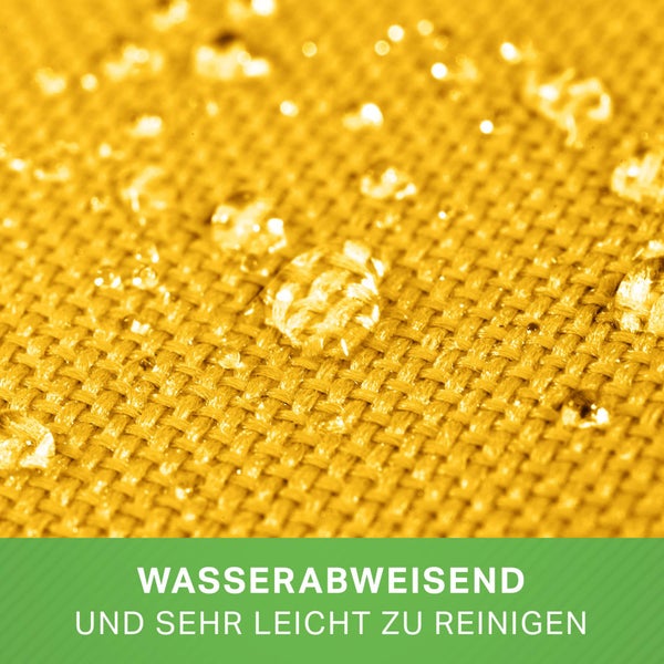 Strukturaufnahme von wasserabweisendem Gewebe mit Wassertropfen auf der Oberfläche.