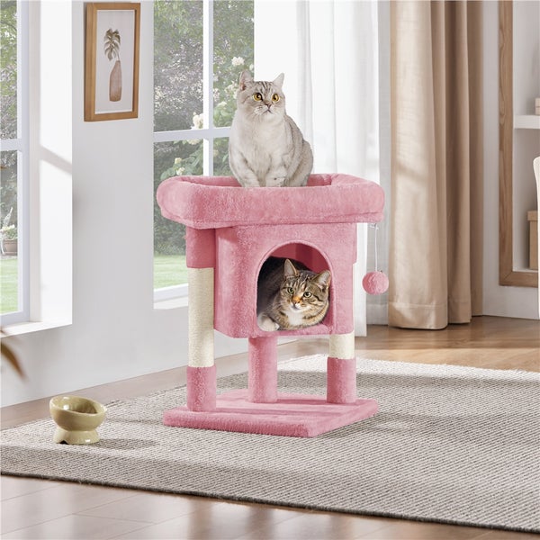 Katzenkratzbaum mit zwei Katzen in einem hellen Raum.