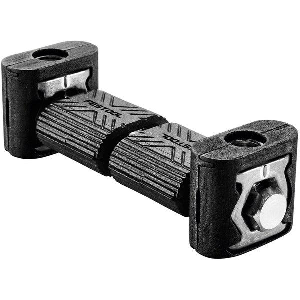 Nahaufnahme von einem Bit-Halter in den Händen einer Person.