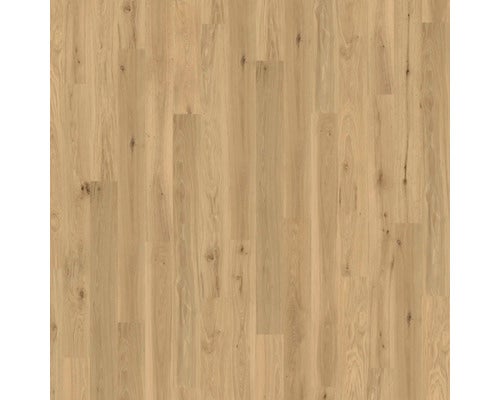 Bodenbelag in Eichen-Optik mit sichtbarer Holzmaserung und natürlichen Astlöchern.