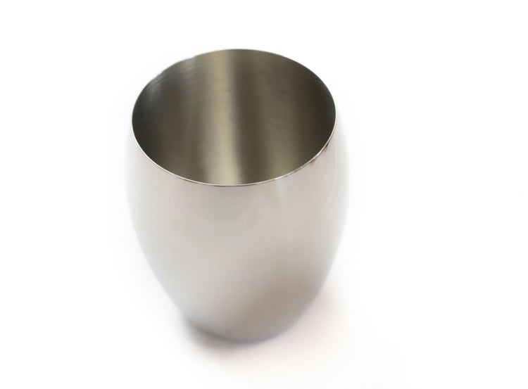 Bauchiger Trinkbecher aus Edelstahl