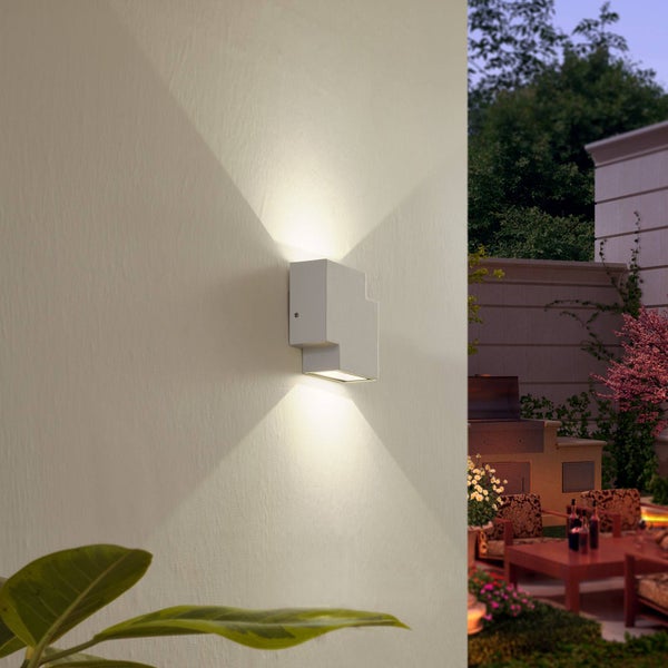 Lindby LED Wandleuchte außen Fendir (spritzwassergeschützt (Modern) in Weiß aus Aluminium (2 flammig, ) - Außenwandleuchten Wandlampe Led Außenlampe Outdoor für Außenwand/Hauswand