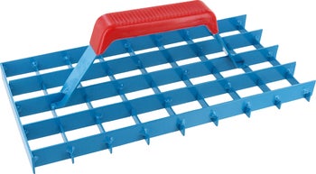 Gitterrabot aus blauem Metall mit einem roten Kunststoffgriff zum Glätten und Bearbeiten von Putz.
