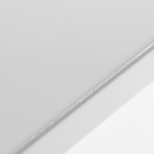 Detailansicht einer strukturierten, matten Materialoberfläche.