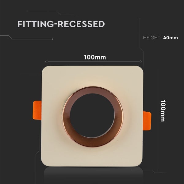 Quadratischer Einbaustrahler mit Abmessungen von 100 Millimeter mal 100 Millimeter und einer Höhe von 40 Millimeter.