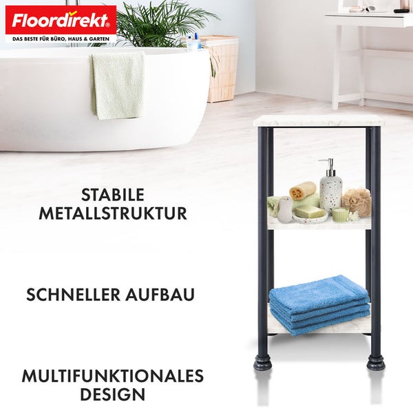 Badezimmer mit Badewanne, Waschtisch und Regal mit zwei Ablagen zur Aufbewahrung von Badutensilien