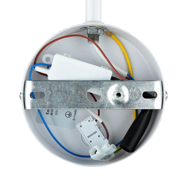 Innenansicht einer Deckenleuchte mit Verkabelung und Montagehalterung